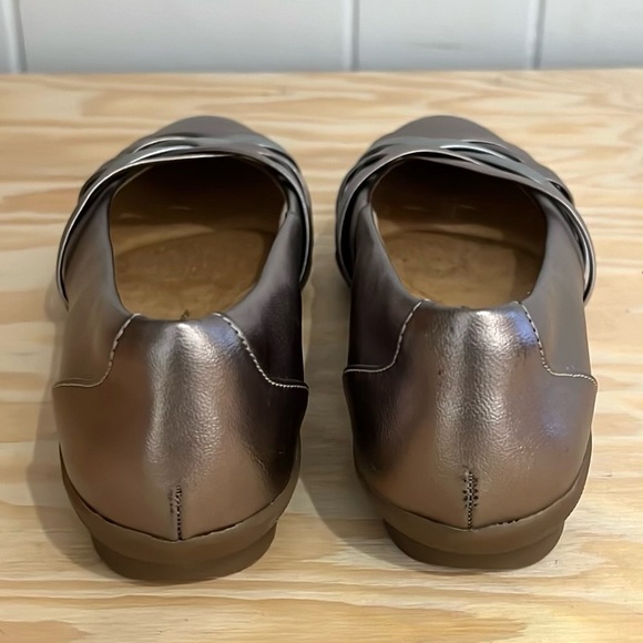NWOT Clarks Sara Clover Flat - Picture 9 of 16